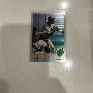 Topps Baseball Trading Card with Blue and Gold Accents of Roberto Clemente mint